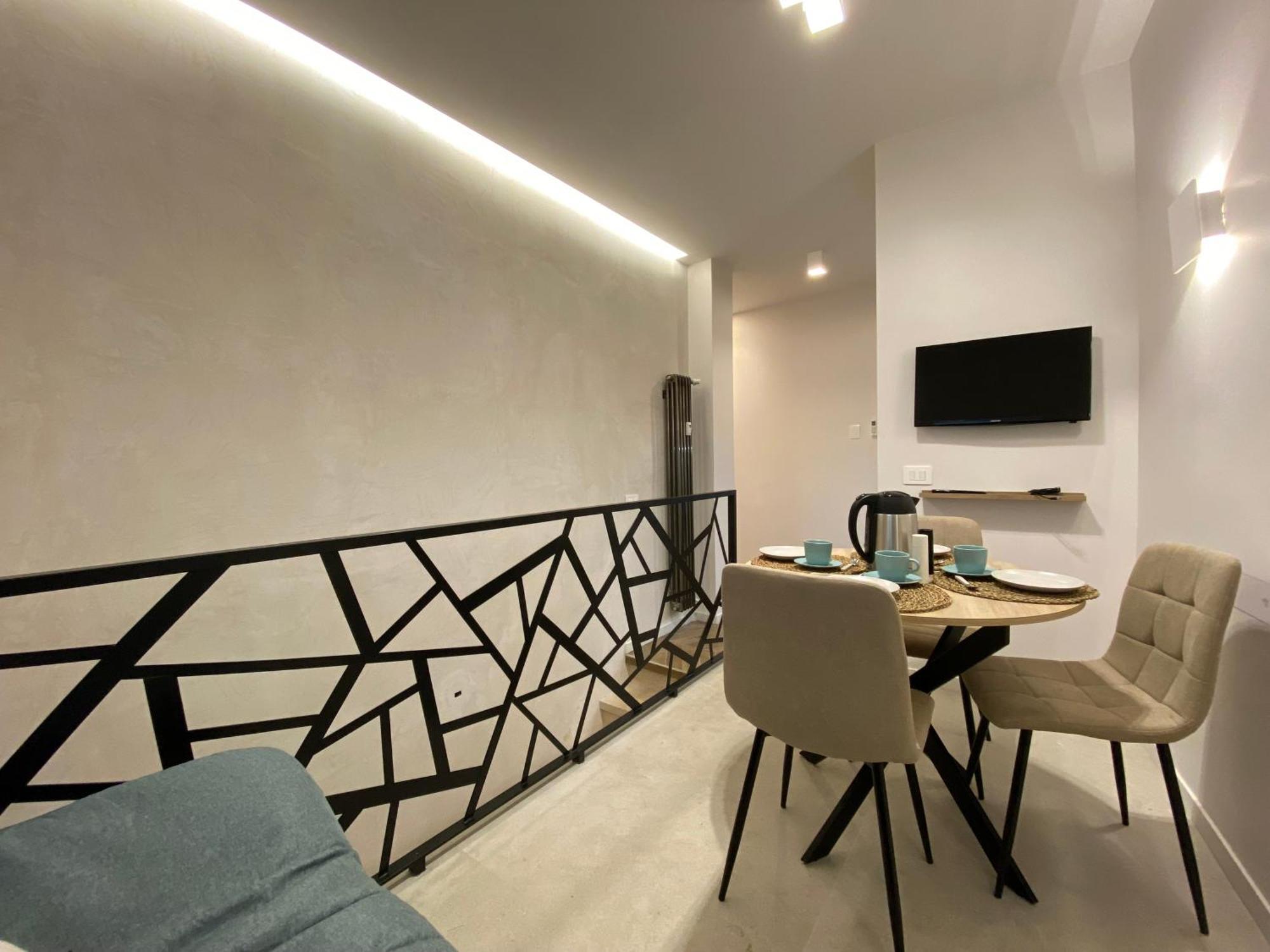 Ghirlanda House * Rome